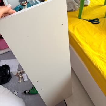 Eksik Arka Suntası Ve Hatalı Menteşe Delikleri Dolabın Kurulumunu Engelledi