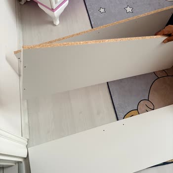 Eksik Arka Suntası Ve Hatalı Menteşe Delikleri Dolabın Kurulumunu Engelledi