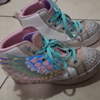 Skechers Bursa Korupark Şubesinde Çocuk Ayakkabısının 10 Gün İçinde Patlaması Ve Değişim Reddi