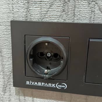 Air Wick Elektrikli Oda Kokusu Prizleri Eritti, Yangın Tehdidi Oluşturdu