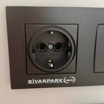 Air Wick Elektrikli Oda Kokusu Prizleri Eritti, Yangın Tehdidi Oluşturdu