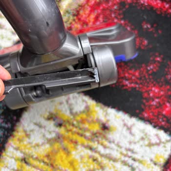 Dyson Süpürge Parçaları Kopuyor Ve Garanti Kapsamında Çözüm Sunulmuyor