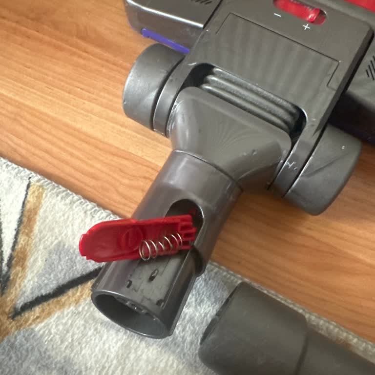 Dyson Süpürge Parçası Garanti Kapsamında Olmasına Rağmen Ücret Talep Edildi