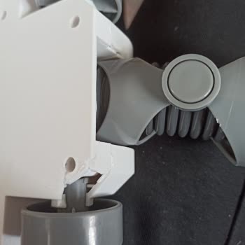 Kırık Dikey Süpürge Gönderimi Ve Cevapsız Müşteri İletişimi