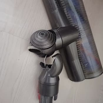 Dyson V8 Süpürgemin Başlığı Kendi Kendine Kırıldı, Garanti Kapsamı Reddedildi