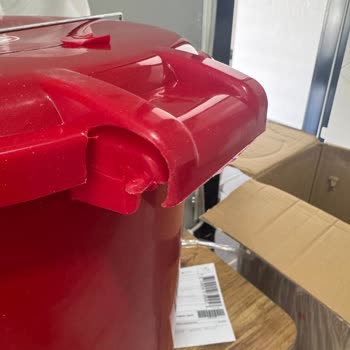 Epttavm’de Kırık Çöp Kovası Teslim Edildi, İade Talebi Reddi