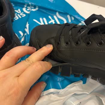 İznim Olmadan Eklenen Ürün Ücreti Kesildi Ve Ayıplı Ayakkabının Parası Kredi Kartıma İade Edilmedi