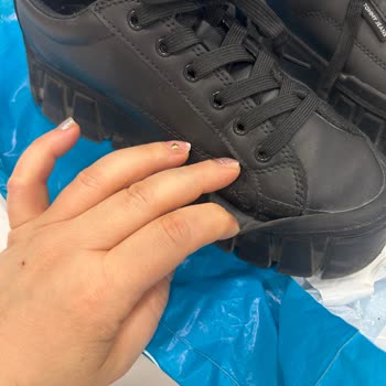 İznim Olmadan Eklenen Ürün Ücreti Kesildi Ve Ayıplı Ayakkabının Parası Kredi Kartıma İade Edilmedi