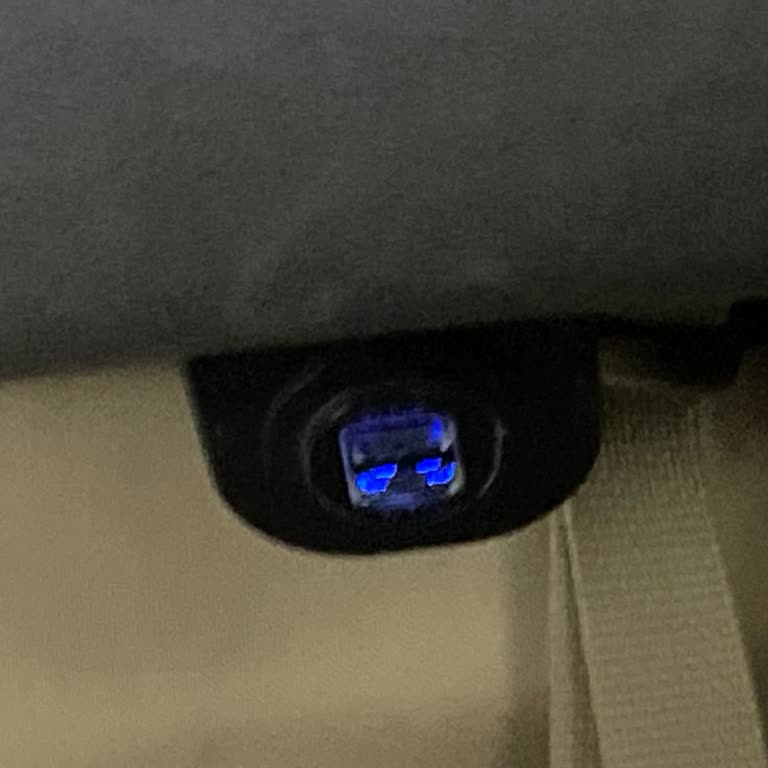 Kamil Koç Otobüslerinde Priz Eksikliği Nedeniyle Şarj Sorunu Ve Mağduriyet