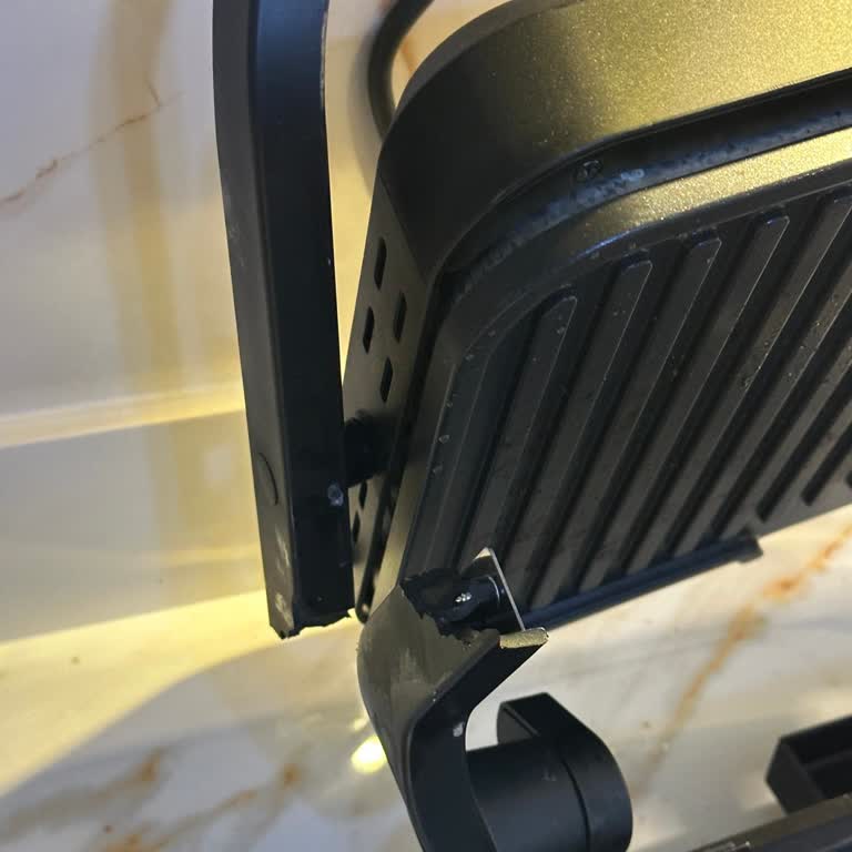 Tefal Supergrill XL İlk Kullanımda Kulp Menteşi Kırıldı İade Talebi