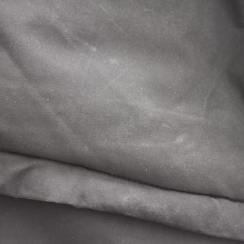 Boya Haslığı Nedeniyle Gri Lekeler Oluşan Montun İade Talebi Reddedildi