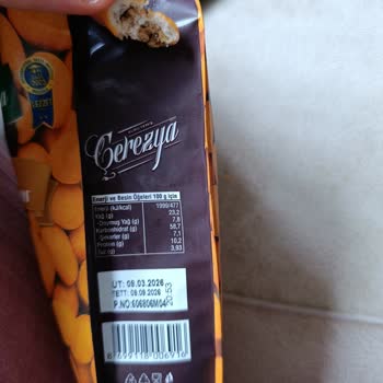 Kapalı Pakette Kurtlanmış Fıstık: Hijyen Ve Sağlık Riski