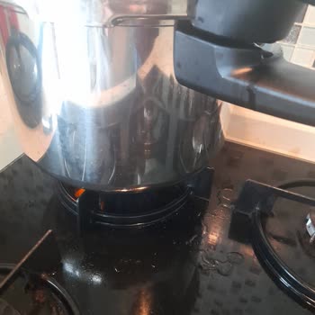 Sensörlü Düdüklü Tencerede Sürekli Buhar Kaçırma, Uzun Pişirme Süresi Ve İade Talebi