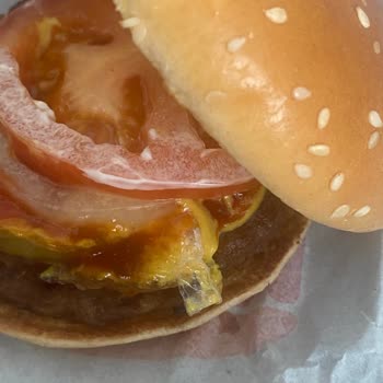 Sipariş Hatası Ve Hijyen Sorunu: Burger King Balatçık Şubesinde Kafaya Göre Servis