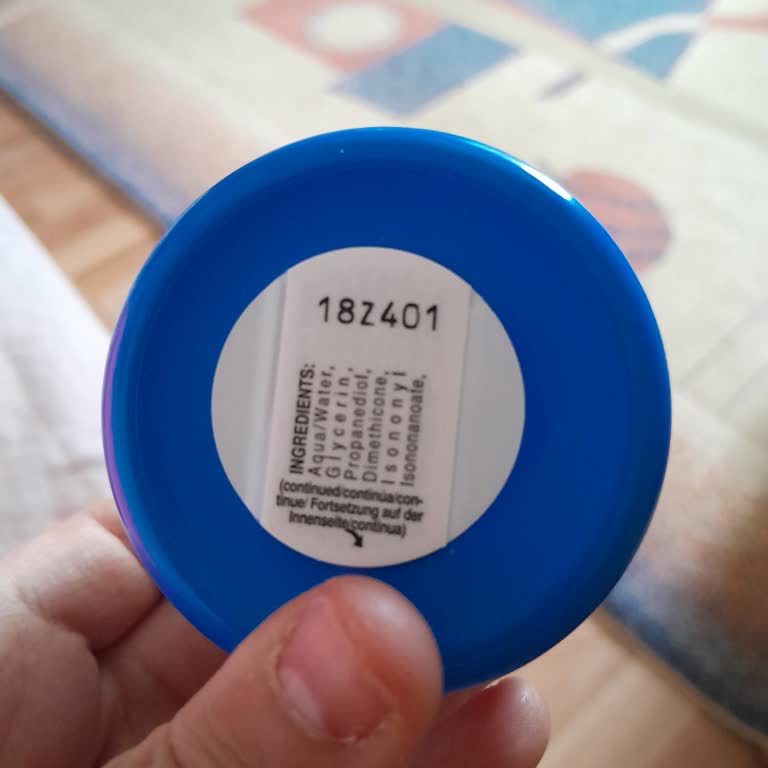 Kutu Ve Son Kullanma Tarihi Olmadan Gönderilen Eski Krem İçin İade Talebi