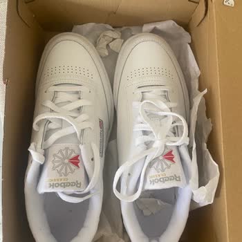 Reebok'ta Eksik Sol Ayakkabı Hatası, Acil Çözüm Ve İade Talebi