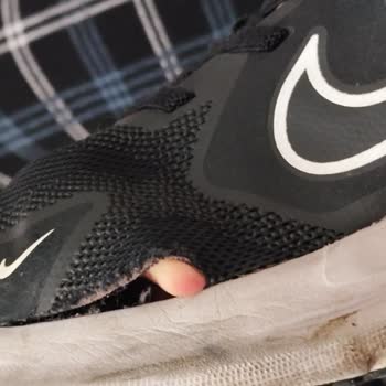 FLO Mağazalarında Kısa Sürede Bozulan Ayakkabılar Ve Müşteri Üzerine Atfedilen Sorumluluk