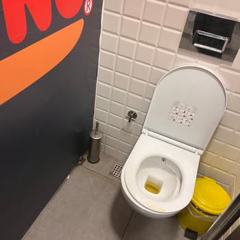 Burger King Çorum Şubesinde Tuvalet Hijyeni Kabul Edilemez