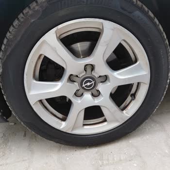 Balon Yapan Bridgestone Lastik İçin Ücretsiz Değişim Talebi