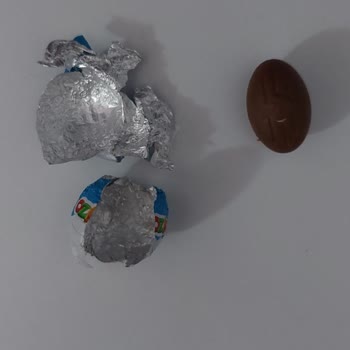 Netizgross Market’te Çift Jelatinli Bozuk Ambalajlı Mini Yumurta Çikolatası