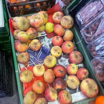 Ayrancı Şubesinde Hijyenik Olmayan Manav Reyonu, Kalitesiz Ürünler Ve Erken Kapanma Sorunu