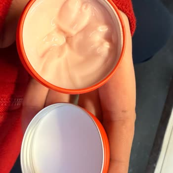 Açık Kapaklı Saç Wax Ürününün Hijyenik Olmayan Gönderimi