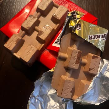 Pendik Kurtköy A101 Şubesinde Ülker Çikolatanın Üzerindeki Beyaz Lekeler Sağlık Riski