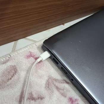 Bagajda Kırılan Laptop Kasam İçin Onarım Ve Tazminat Talebi