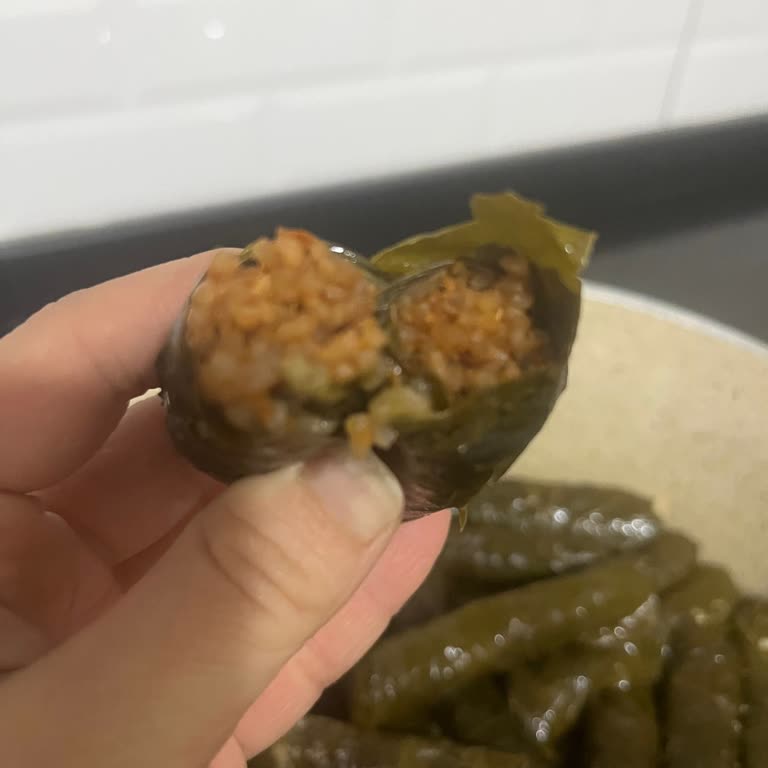 Bir Ay Geciken Teslimat Ve Çiğ, Kalın Sarılmış Sarmalar Nedeniyle 1500 TL İade Talebi