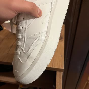 Ayakkabı Boyama İşleminde Boya Çözülmesi Ve Ücret İadesi Talebi