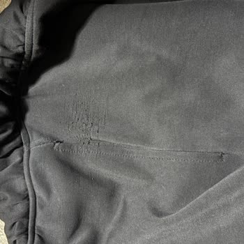 Renk Ve Dikiş Sorunlarıyla Kısa Sürede Aşırı Tüylenen Eşofman Altı