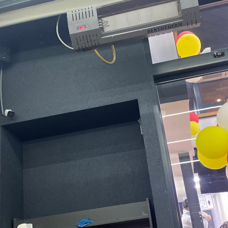 Mogaf Sancaktepe Şubesinde Isıtıcılar Çalışmıyor, Müşteriler Soğukta Kalmaya Zorlanıyor