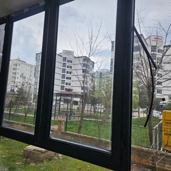 Tamamlanmayan PVC Balkon Kaplaması Ve Çift Cam Eksikliği