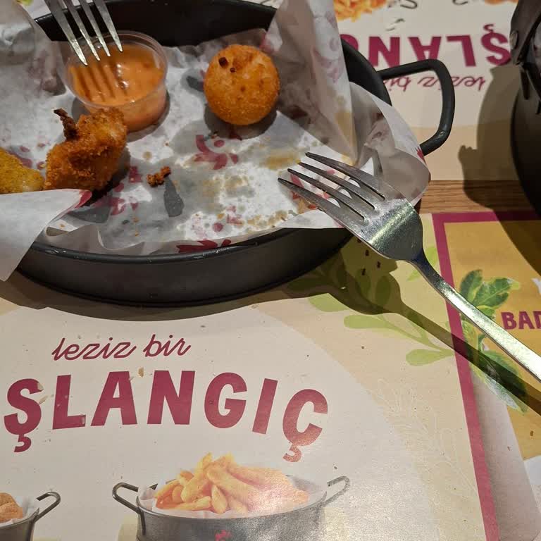 On Burda AVM’de Tavuk Dünyası’nda İftar Siparişinin 1 Saat Gecikmesi