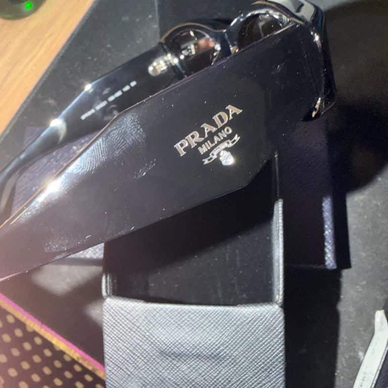 Sunglass Hut İzmir İstinye Mağazasında Çizik Prada Gözlüğe Garanti Servisi Reddi