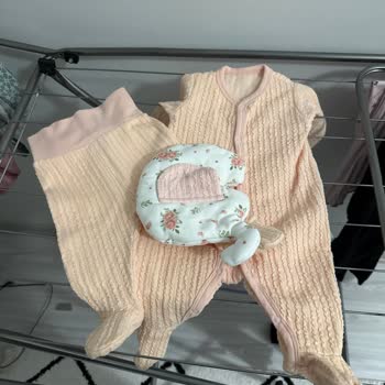 Kitikate Yeni Doğan Setinde Pembe Tulum Ve Taytın Renk Bozulması Ve Mağazadan Destek Almama