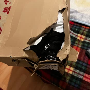 Zara Şişme Montun Hasarlı Ve Kargo Şirketi Tarafından Özensiz Teslimatı