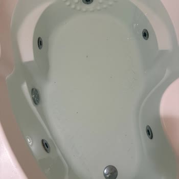 Kurum Çalışanlarının İlgisizliği Ve Jacuzzi Temizliği Sorunu