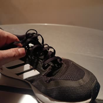 Adidas Ayakkabısının 5 Ayda Yırtılması Ve Ayıplı Ürün İadesi Talebi