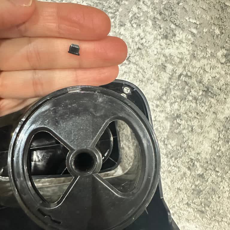 Shark Ninja Kahve Makinesinde Üç Kullanımdan Sonra Parça Kırıldı, Ücretsiz Yedek Parça Bekleniyor