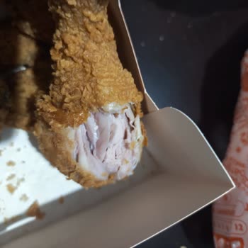 Popeyes Yeşilçe Şubesinde Çiğ Tavuk Ve Hijyen İhlali