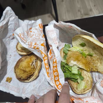 Popeyes Yeşilçe Şubesinde Çiğ Tavuk Ve Hijyen İhlali