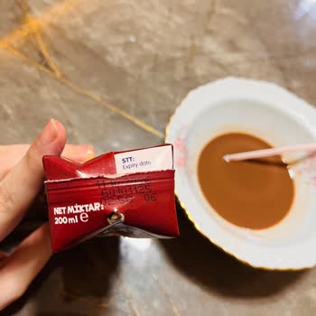 BİM Dost Kakaolu Sütte Yabancı Cisim Ve Sağlık Tehlikesi