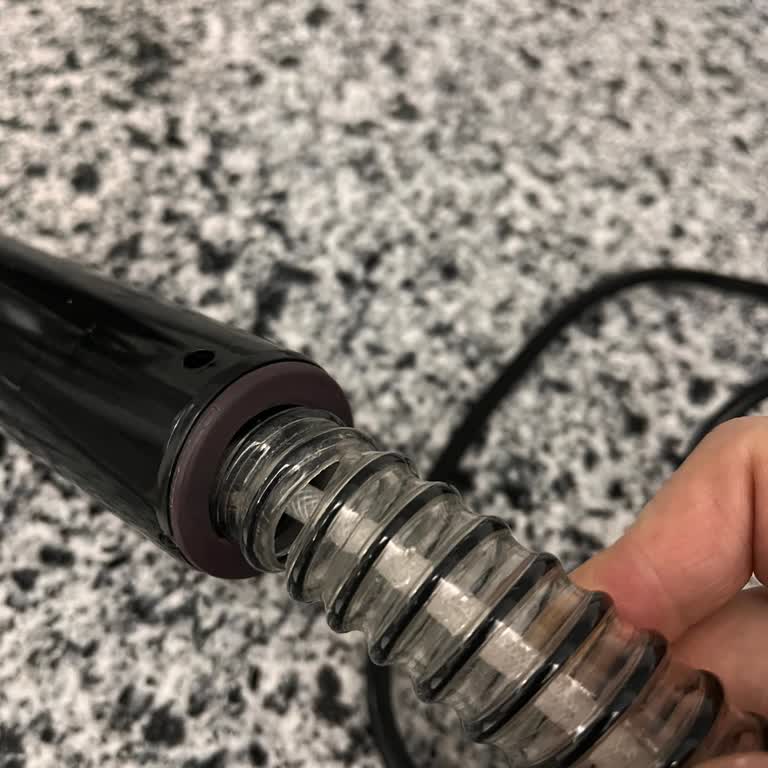 Buharlı Halı Koltuk Yıkama Makinesinin Borusu Açıldı, Garanti Kapsamında Değişim Talebi