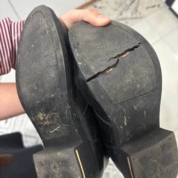 Derimod Botunun Tabanı Kısa Sürede İkiye Yarıldı, İade Talebi