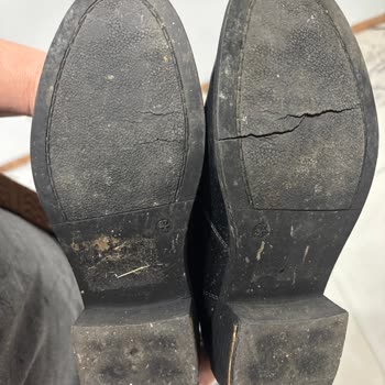 Derimod Botunun Tabanı Kısa Sürede İkiye Yarıldı, İade Talebi