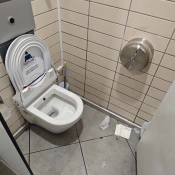 Petrol Ofisi Esenyurt İstasyonunda Hijyenik Olmayan Tuvalet Ve Ücret İddiaları