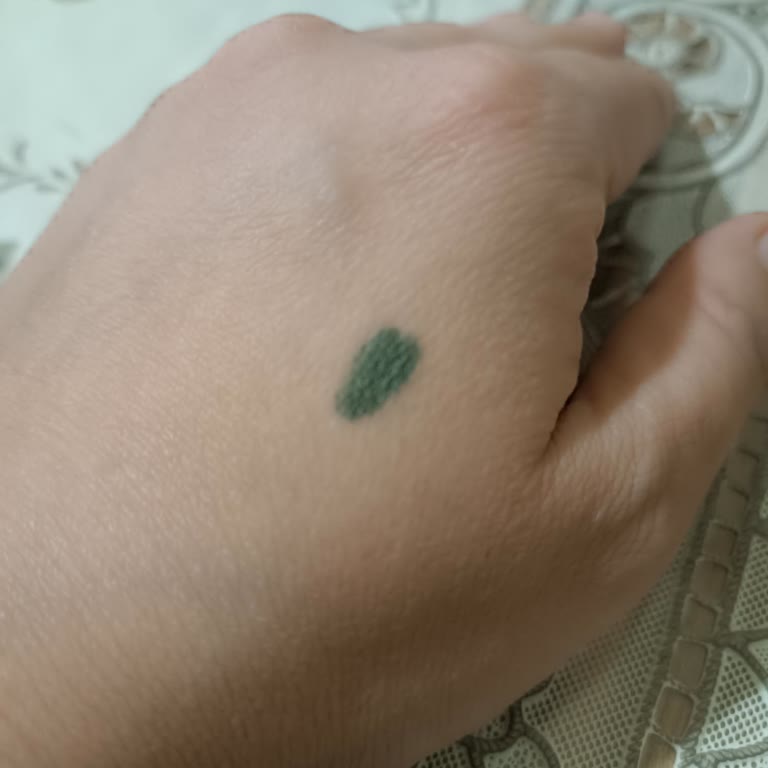 Maybelline Tattoo Brow Turned My Eyebrows Green