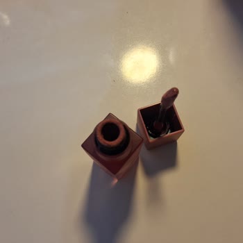 Maybelline Teddy Tint Lipstick Peels Off Like Eraser Residue