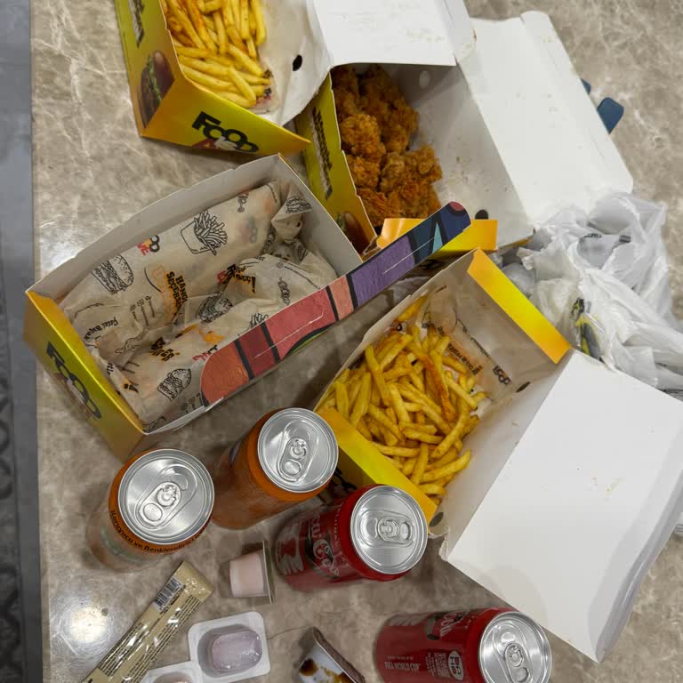 Cajun Burger Bağlarbaşı Şubesinde Hijyen Ve Kalite Sorunları Nedeniyle Tam Ücret İadesi Talebi